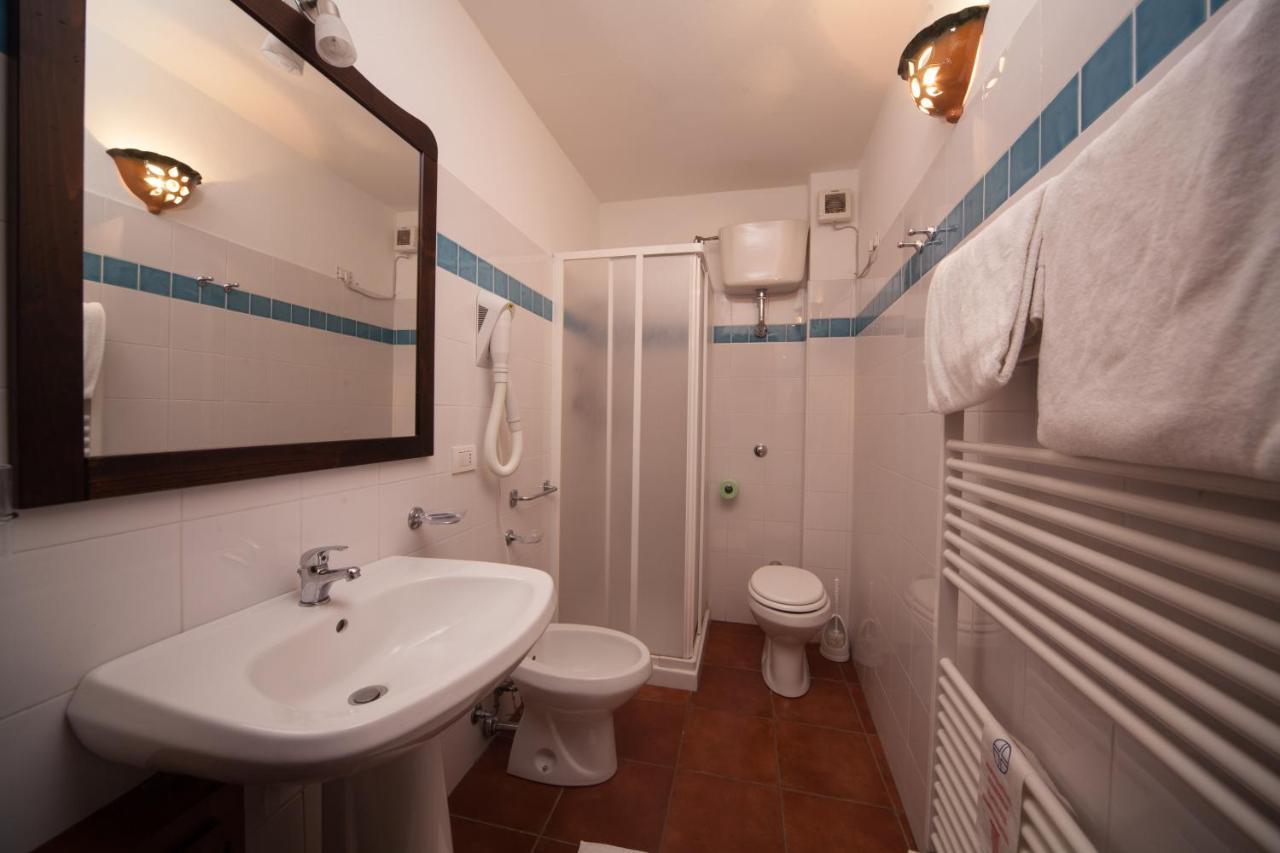 Affitta Camere Casa Delle Rose Villanova Monteleone Luaran gambar