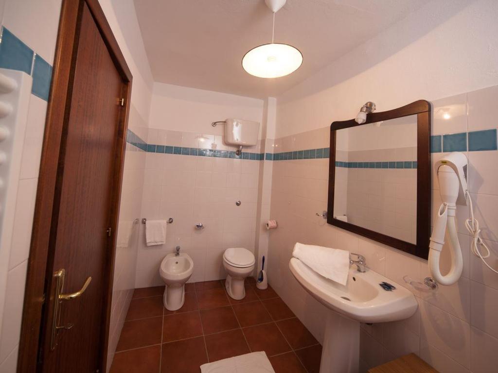 Affitta Camere Casa Delle Rose Villanova Monteleone Luaran gambar