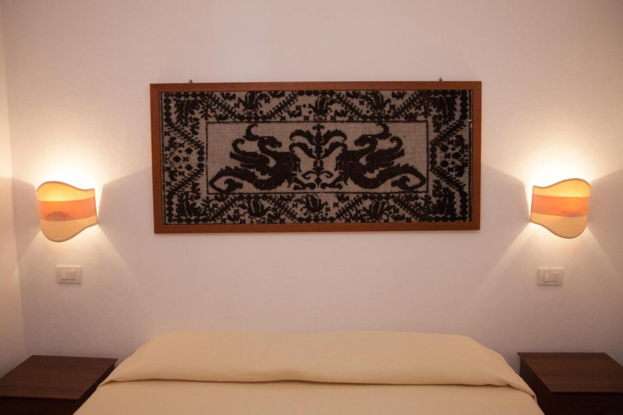 Affitta Camere Casa Delle Rose Villanova Monteleone Luaran gambar